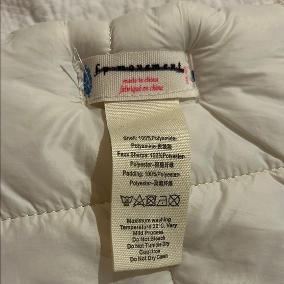 Free People Movement Luxurious Active Scarf with Pockets. - Picture 2 of 7